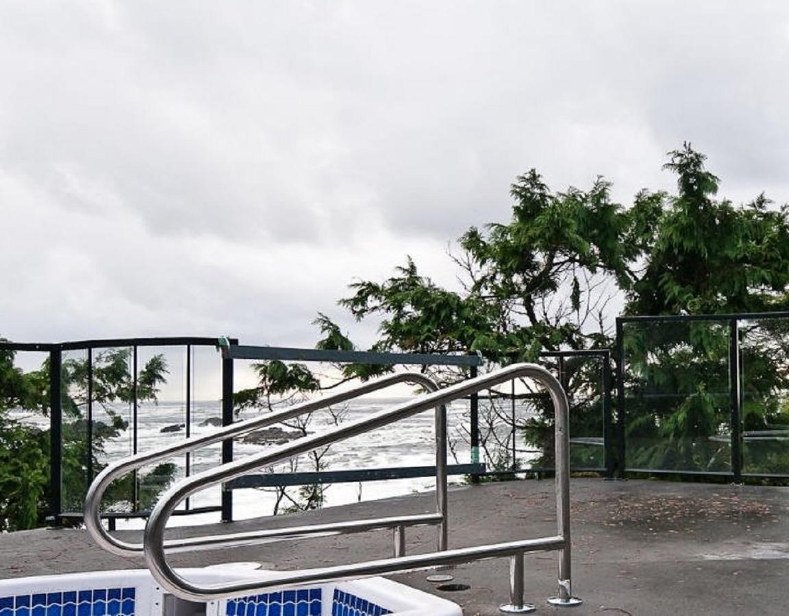 Black Rock Oceanfront Resort Уклуелет Екстериор снимка